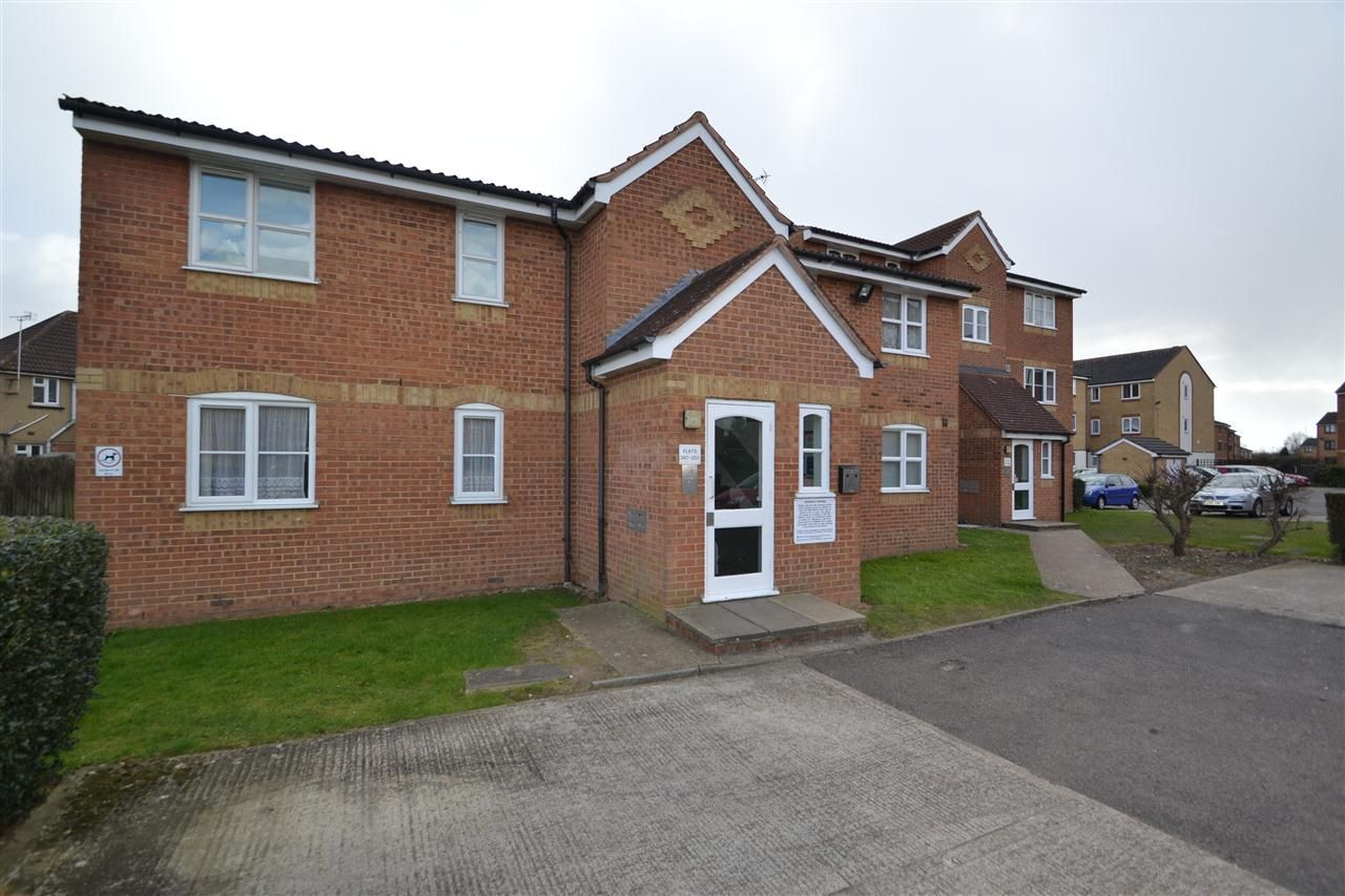 2 bed flat to rent in Redford Close, Feltham TW13 Zoopla
