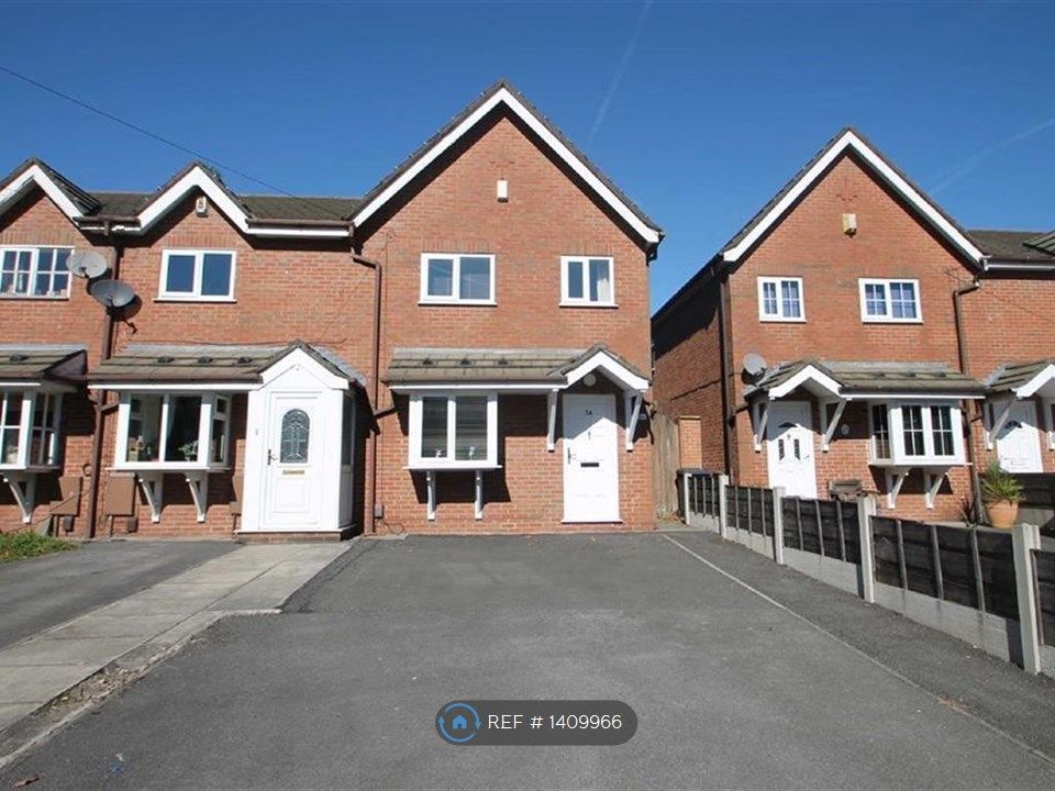 3 bed end terrace house to rent in Billy Lane, Swinton, Manchester M27