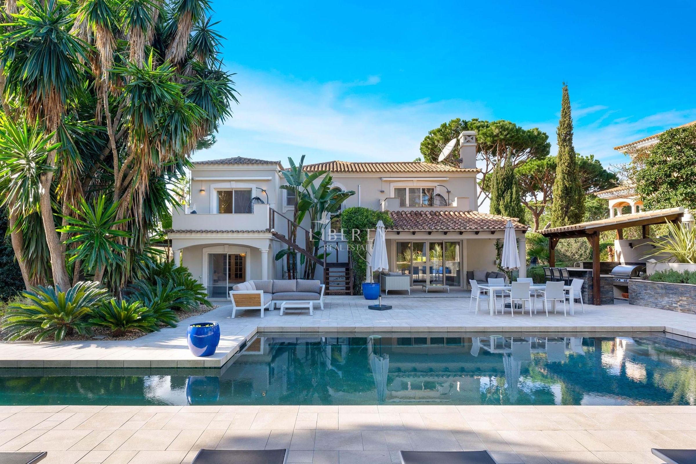 4 bed villa for sale in Pinheiros Altos, Almancil, Algarve Zoopla