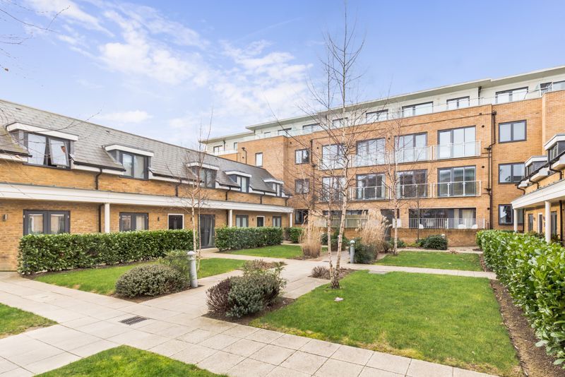 1 bed flat to rent in Sovereign Walk, Victoria Road, Horley RH6 Zoopla