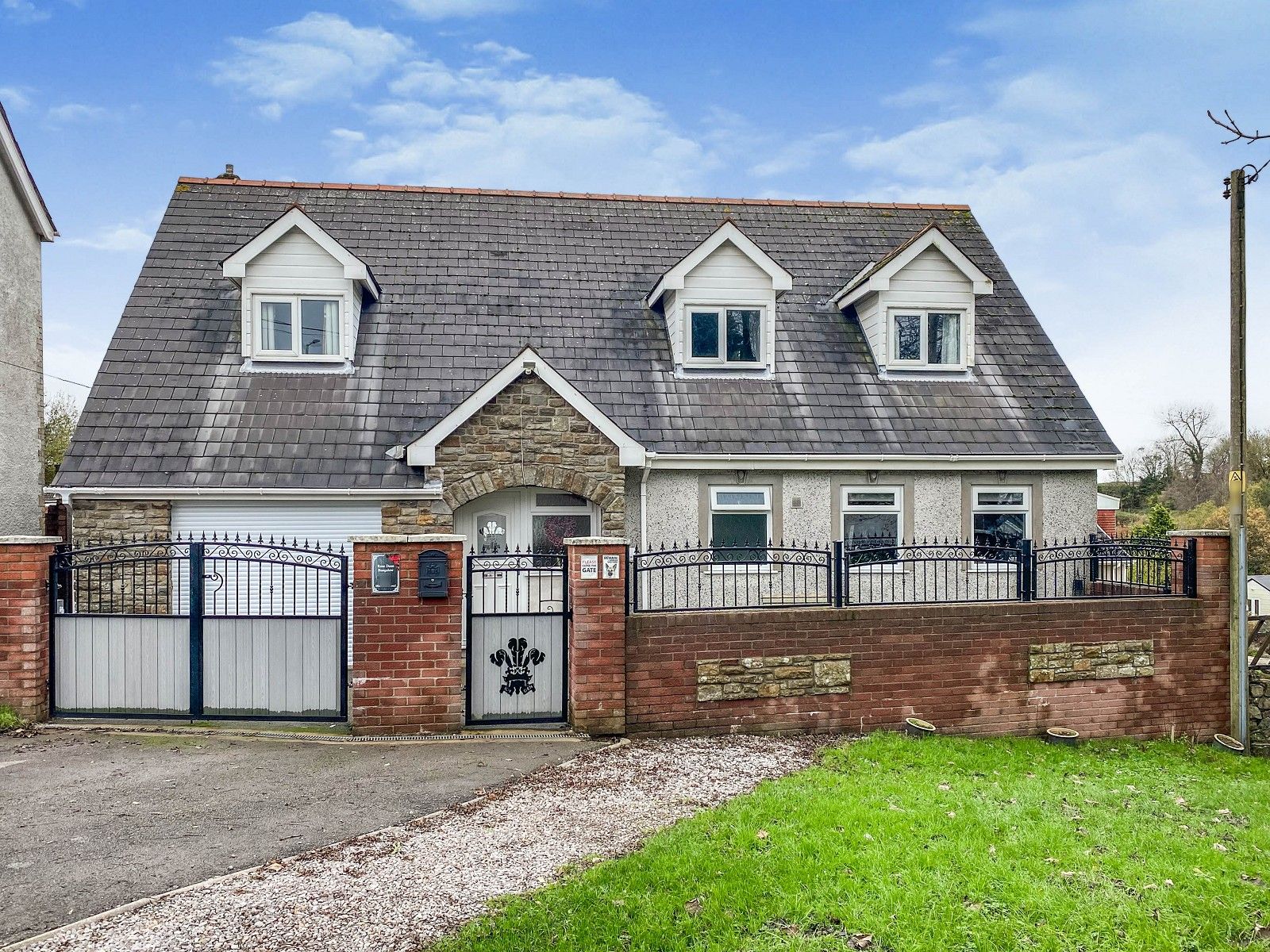 4 Bed Detached Bungalow For Sale In Blackmill Road Bryncethin