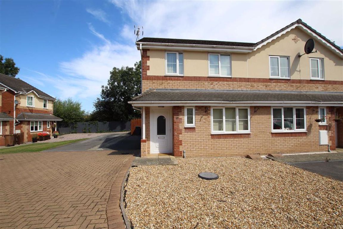 3 bed end terrace house for sale in Cwrt Maes Goch, Bagillt, Flintshire