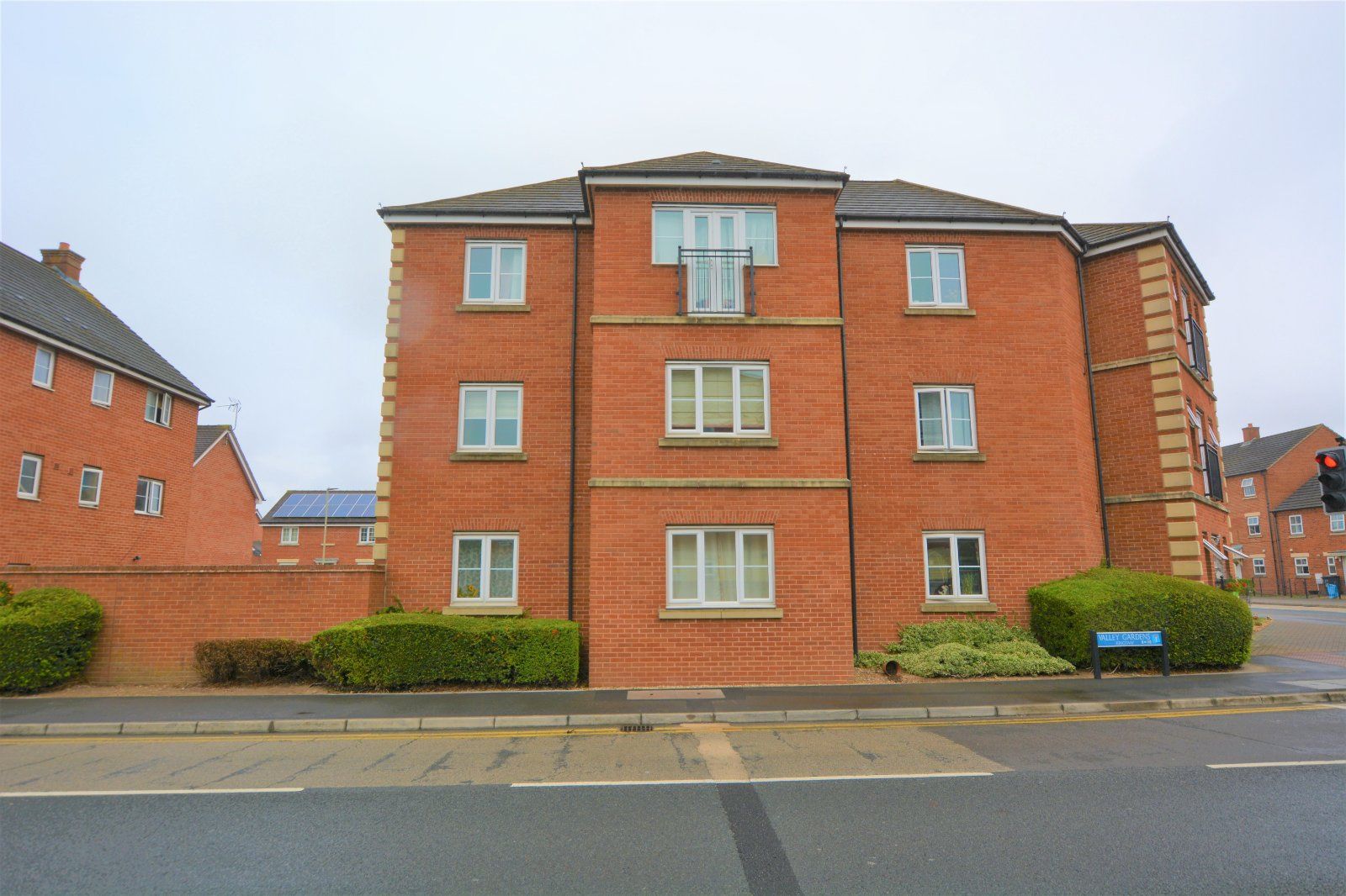 2 bed flat for sale in Holbeach Drive, Kingsway, Gloucester GL2 Zoopla