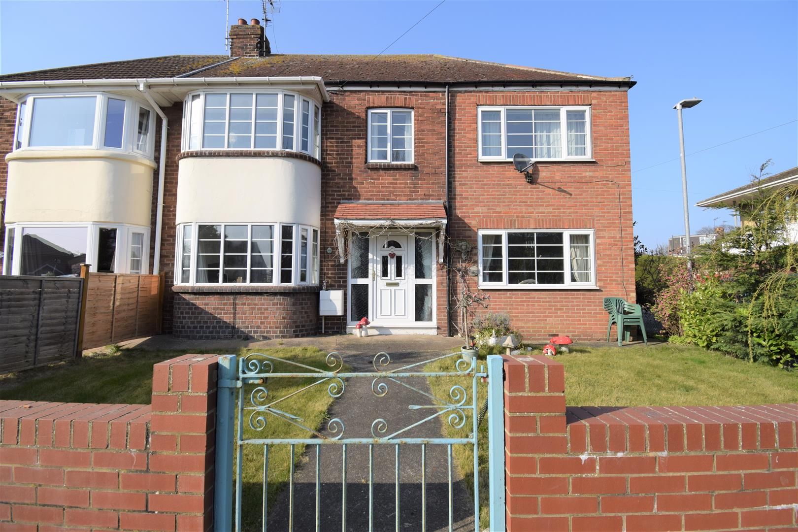 4 bed semidetached house for sale in Queensgate, Bridlington YO16 Zoopla