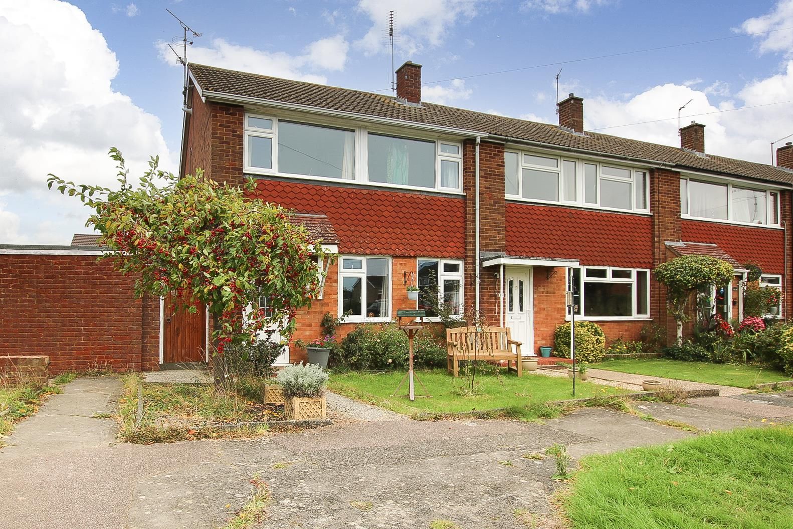 3 bed end terrace house for sale in Stratton Green, Aylesbury HP21 Zoopla