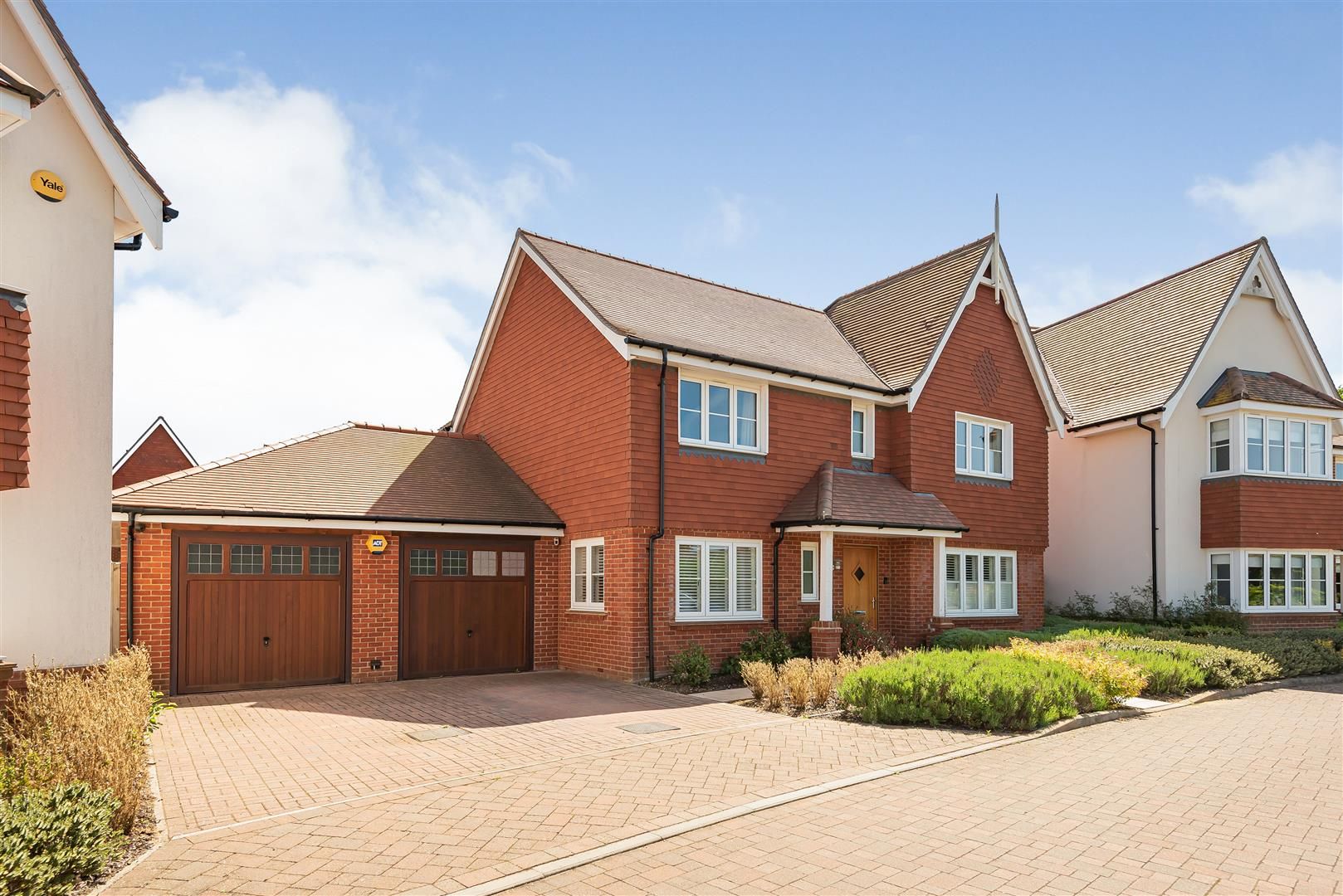 4 bed detached house for sale in Braybrooke Crescent, Wokingham, Berkshire RG40 Zoopla