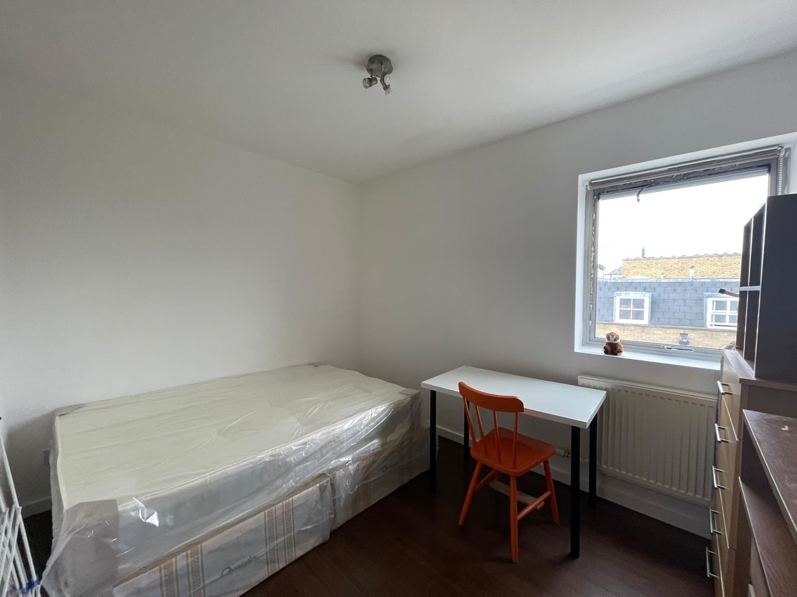 3 bed flat to rent in Hackney Road, London E2 Zoopla
