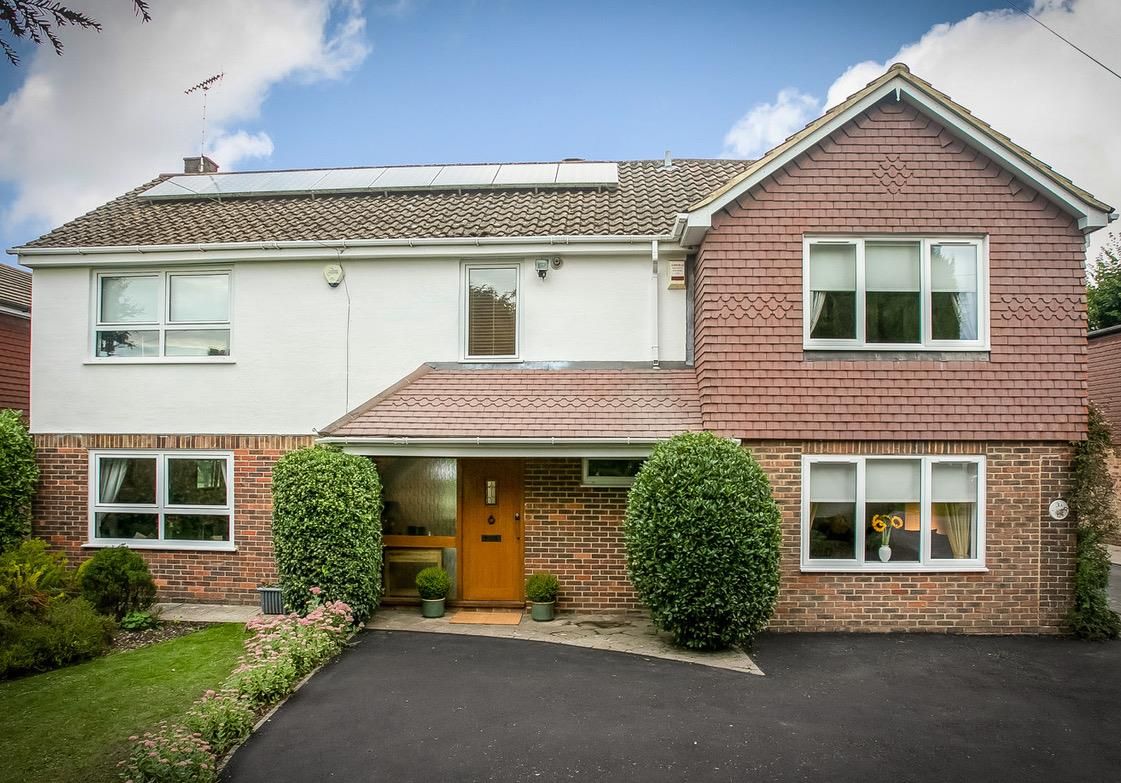 6 bed detached house for sale in Chaldon Common Road, Chaldon, Caterham