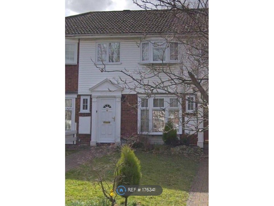 3 bed terraced house to rent in Radcliffe Road East Croydon, Surrey CR0