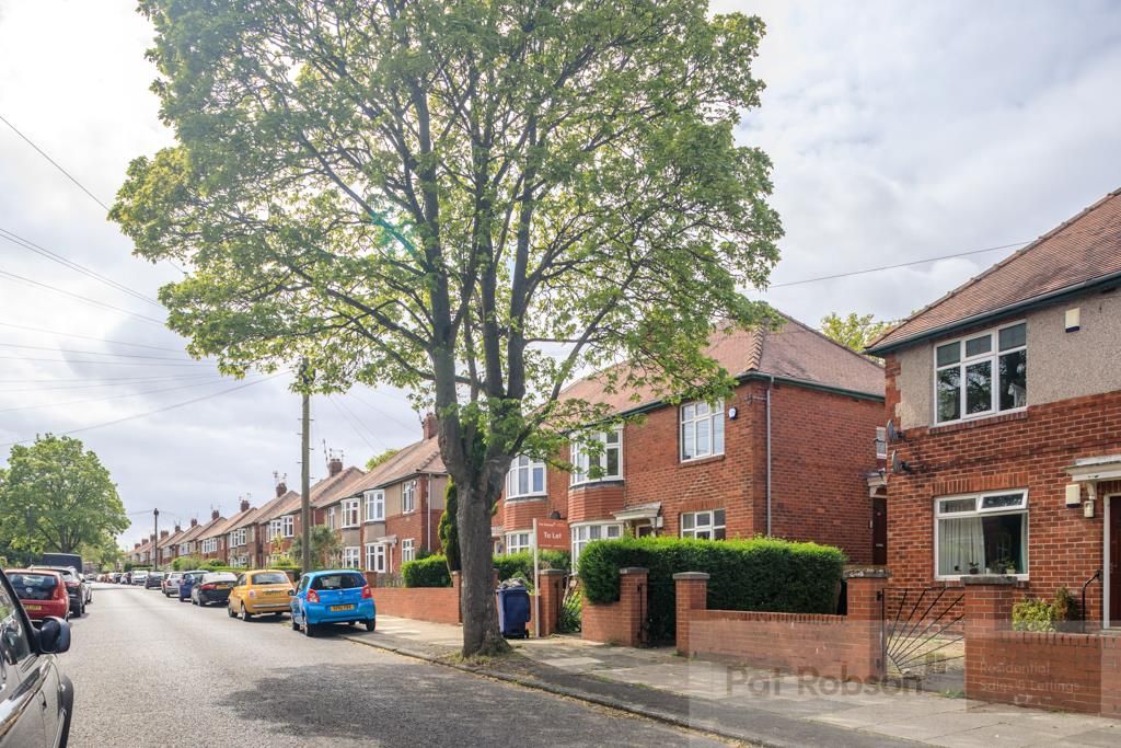 2 bed flat to rent in Strathmore Road, Gosforth, Newcastle Upon Tyne