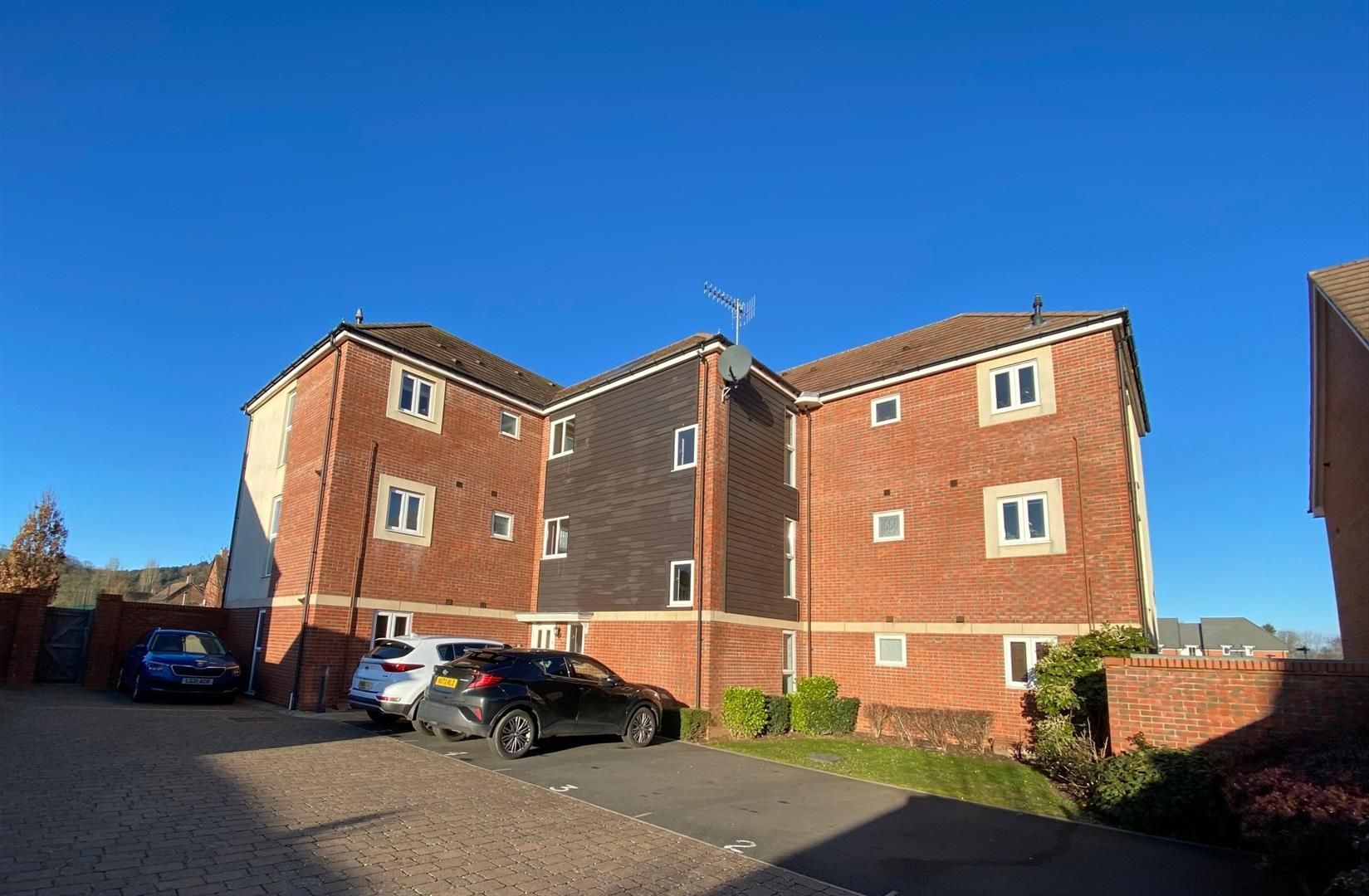 2 bed flat for sale in Bracken Way, Malvern WR14 Zoopla