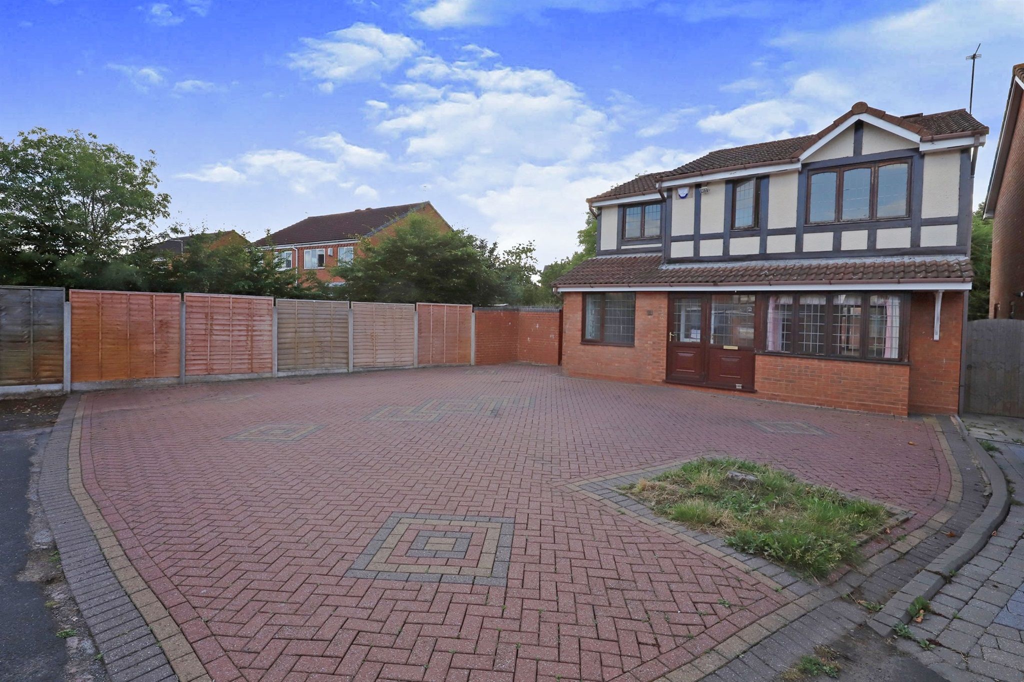 5 bed detached house for sale in Fordham Grove, Pendeford