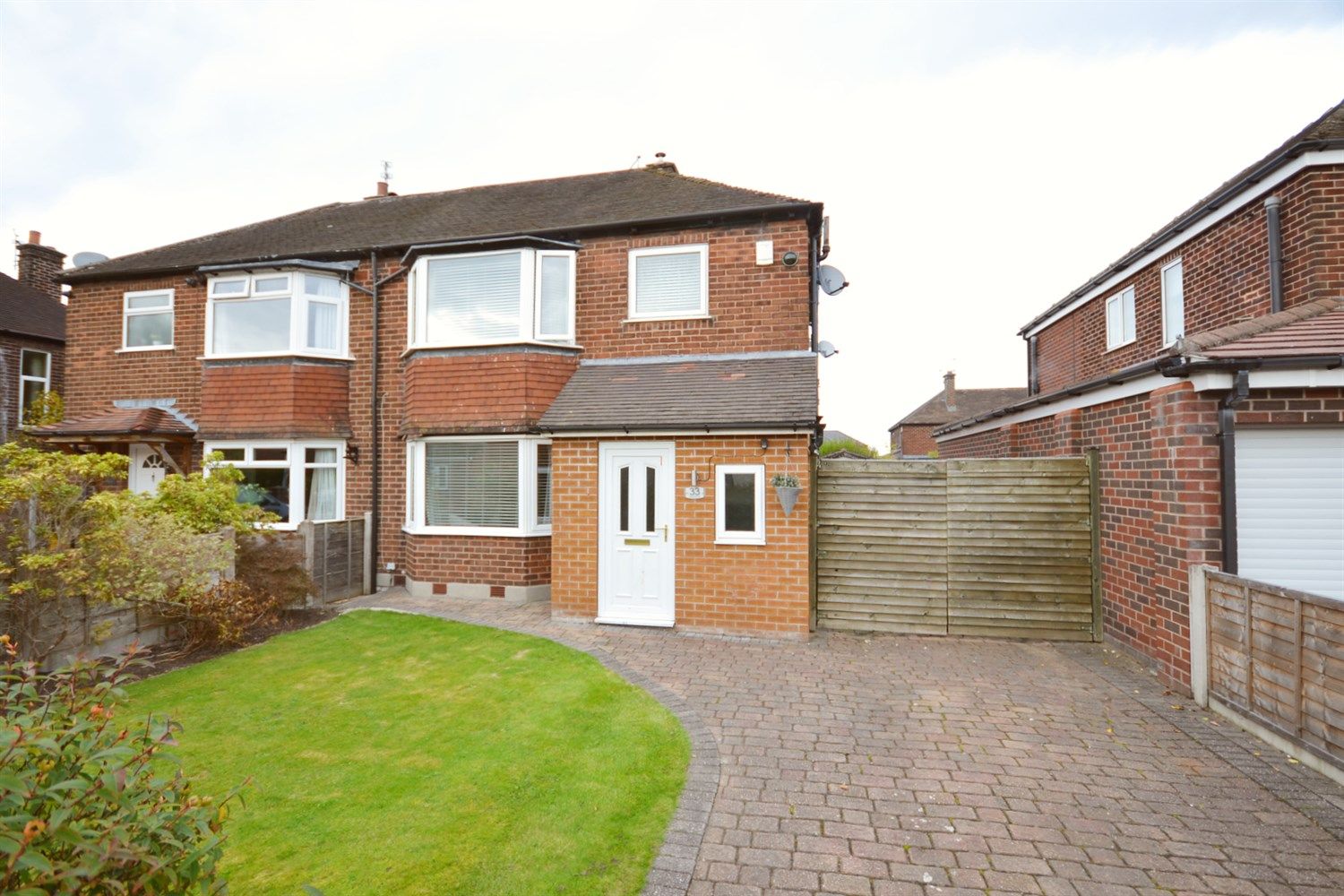 3 bed semidetached house for sale in The Circuit, Alderley Edge SK9