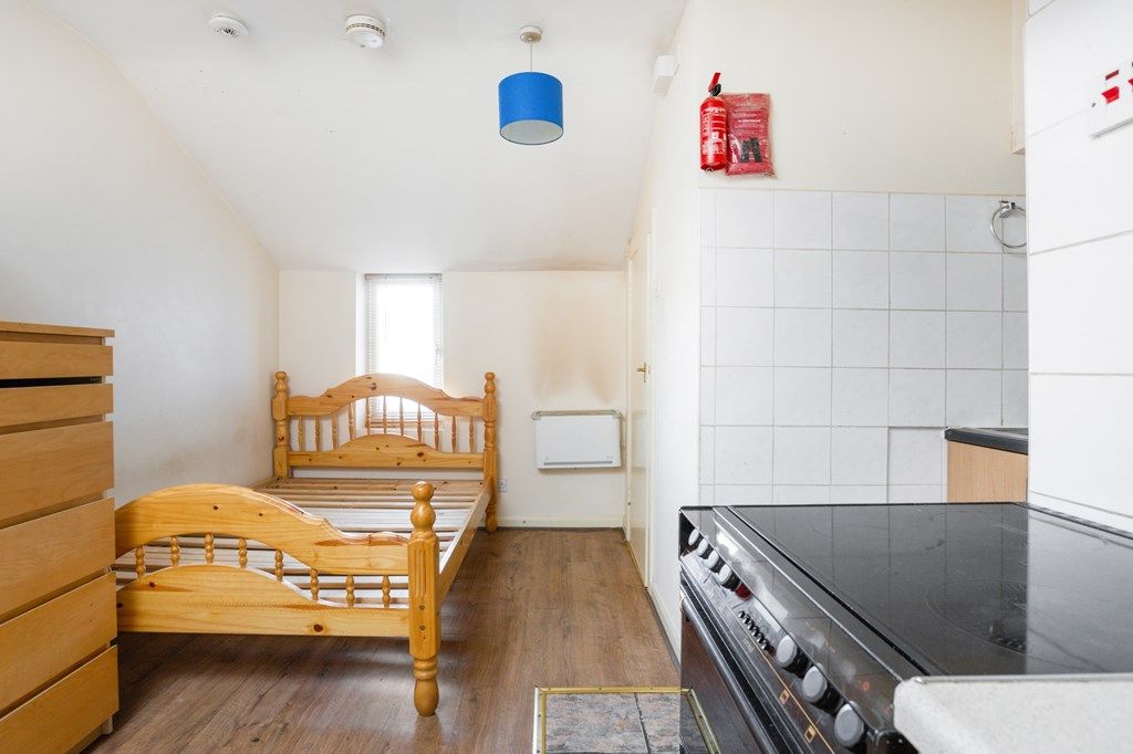 Studio to rent in Lea Bridge Road, London E17 Zoopla