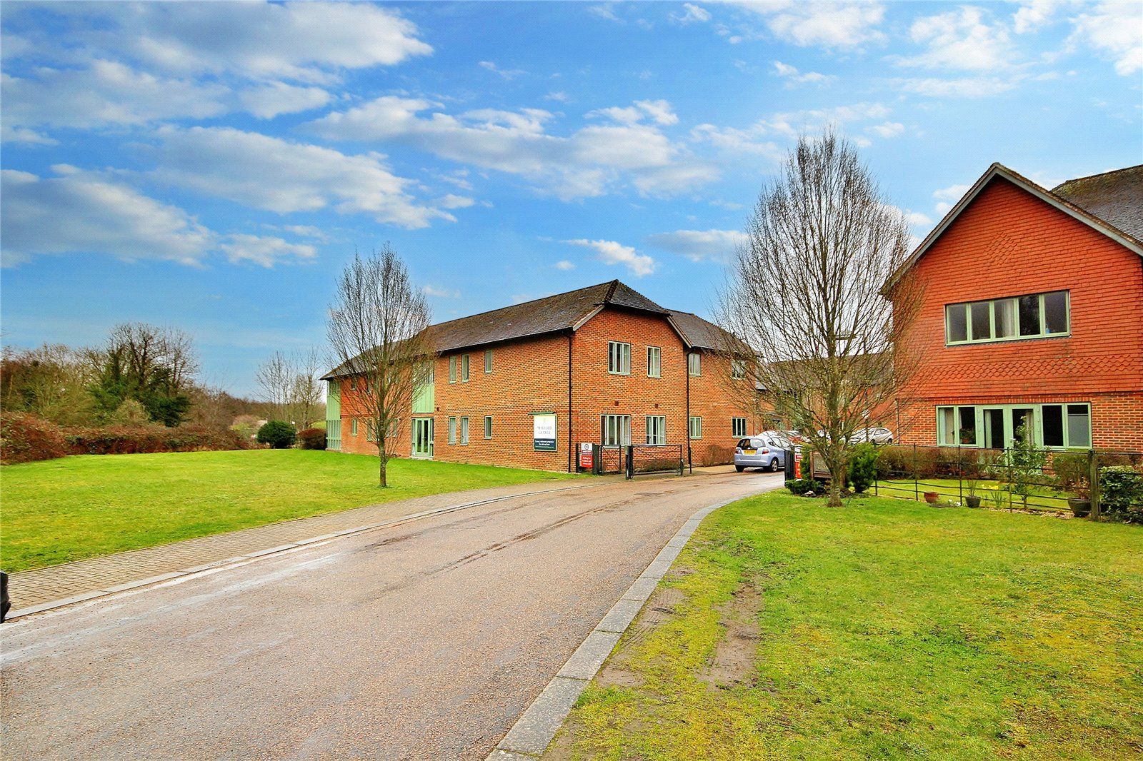 2 bed flat for sale in Westfield Road, Woking, Surrey GU22 Zoopla