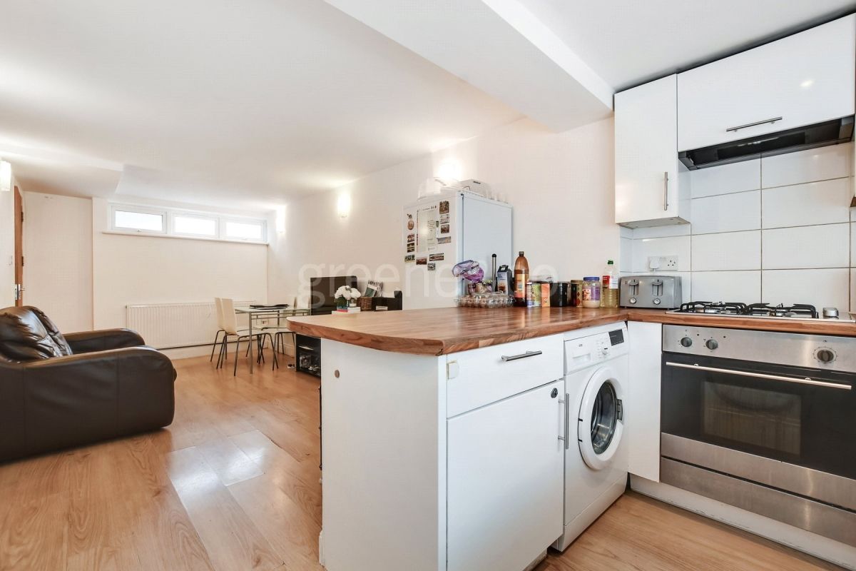 2 bed flat to rent in Chevington, Garlinge Road, London NW2 Zoopla