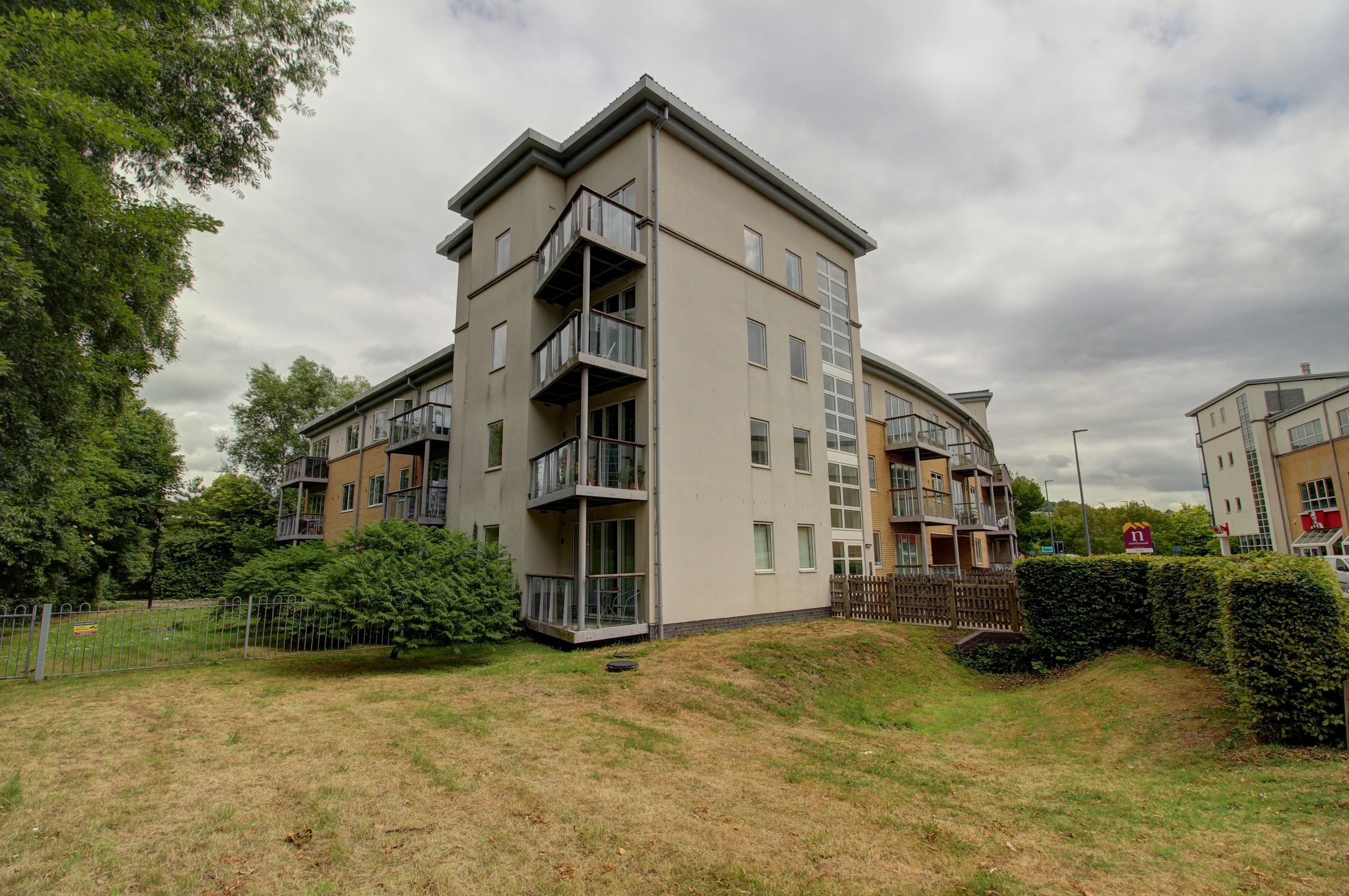 2 bed flat for sale in Ryemead Way, High HP11 Zoopla