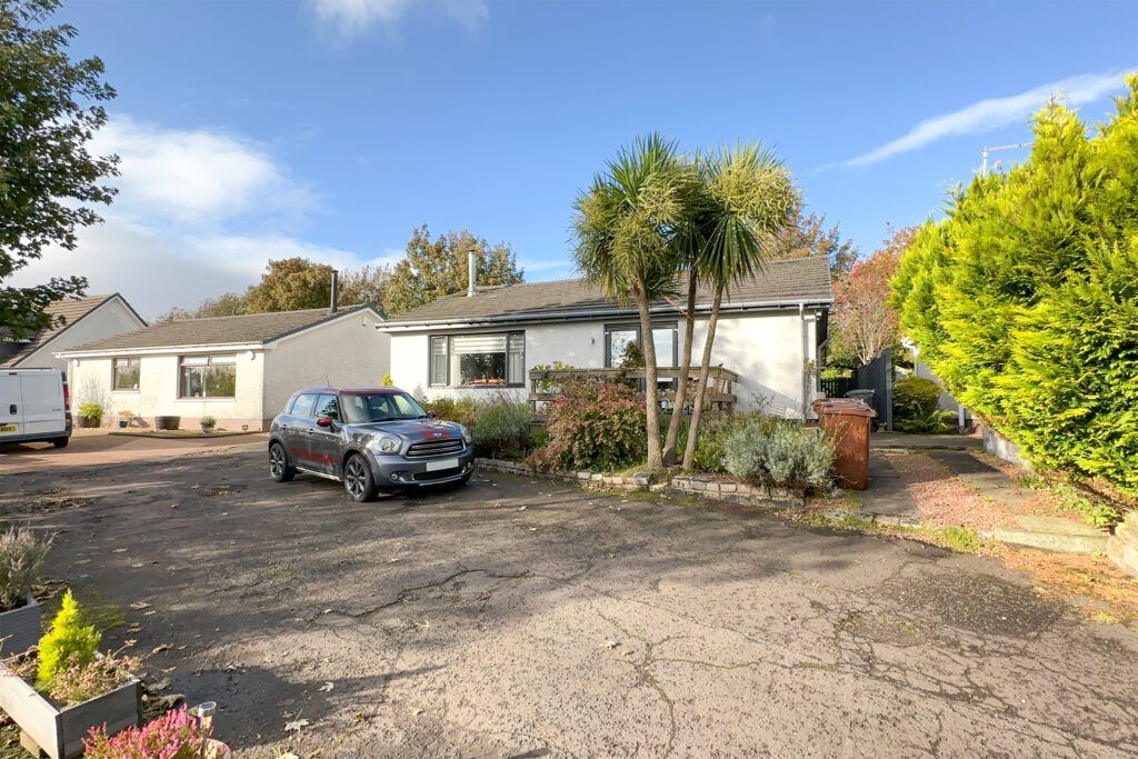3 bed bungalow for sale in Thompson Place, Hardgate, Clydebank G81 Zoopla