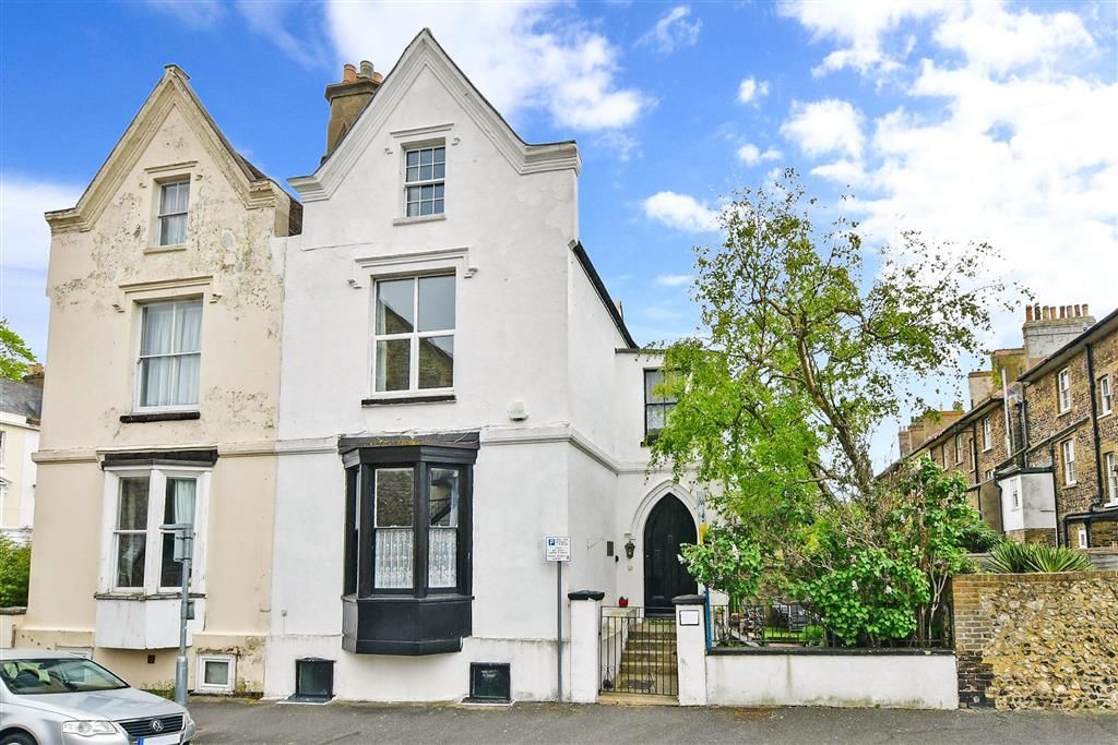 4 bed semidetached house for sale in Effingham Street, Dover, Kent