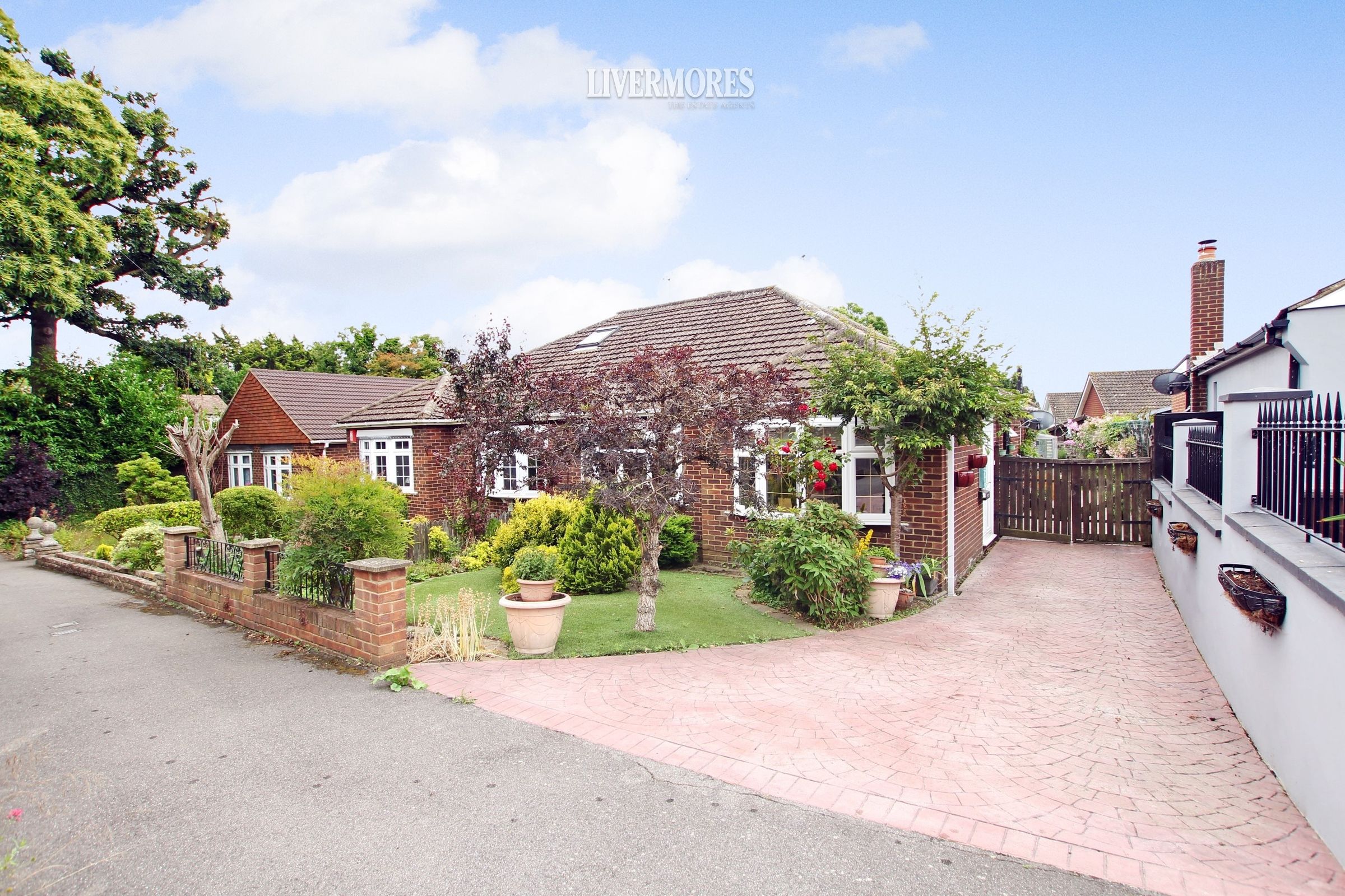 3 bed semidetached bungalow for sale in Fernheath Way, Joydens Wood