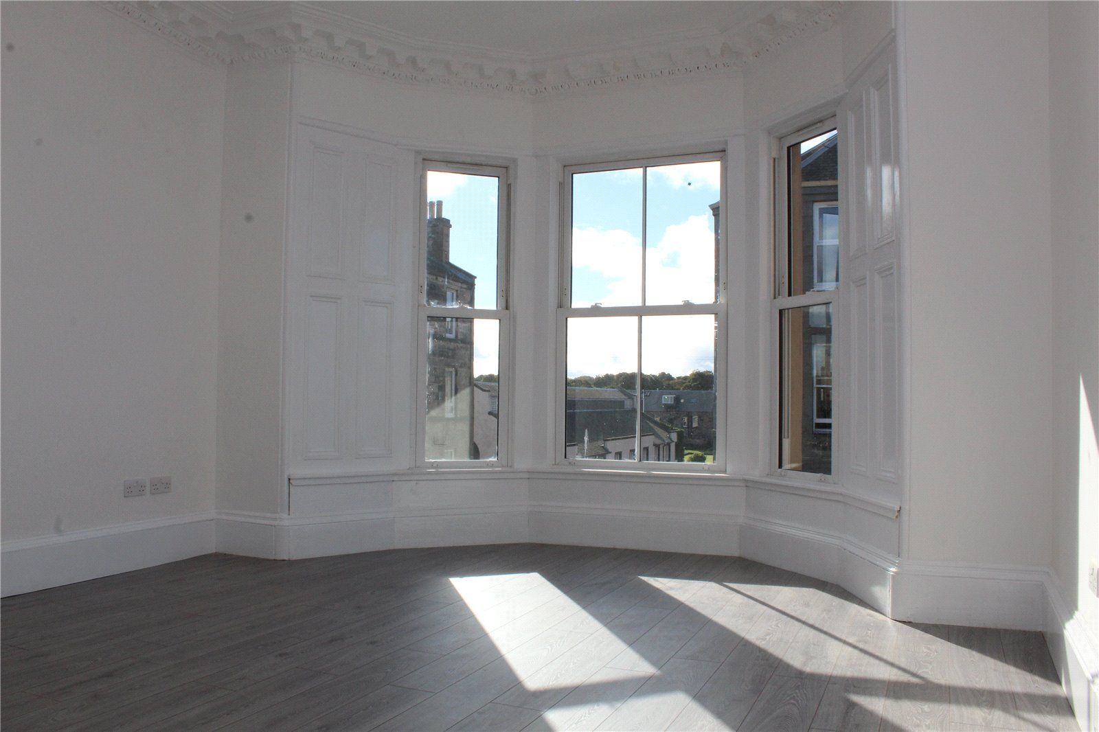 3 bed flat to rent in Portobello High Street, Edinburgh, Midlothian