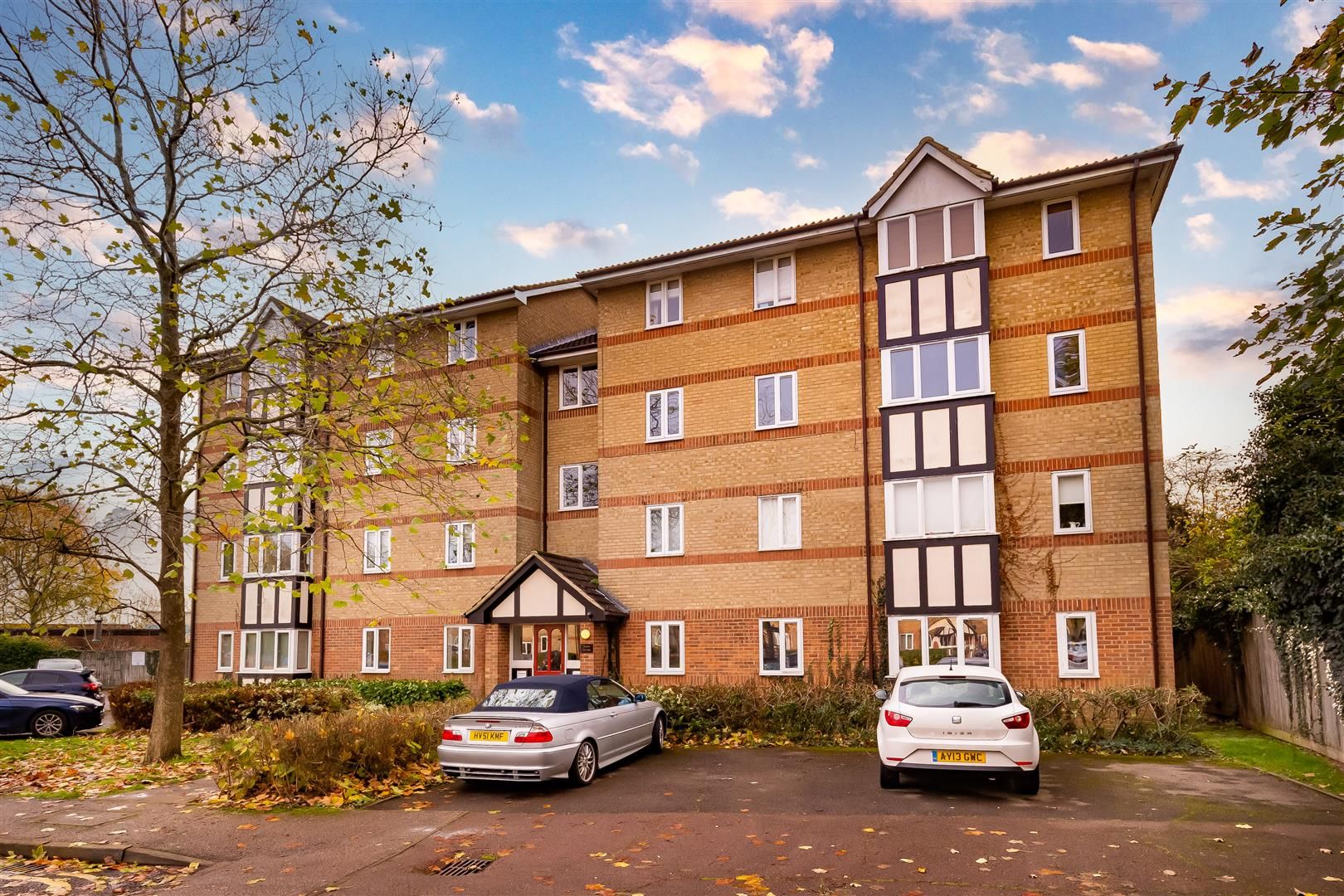 2 bed flat to rent in Woodland Grove, Epping CM16 Zoopla