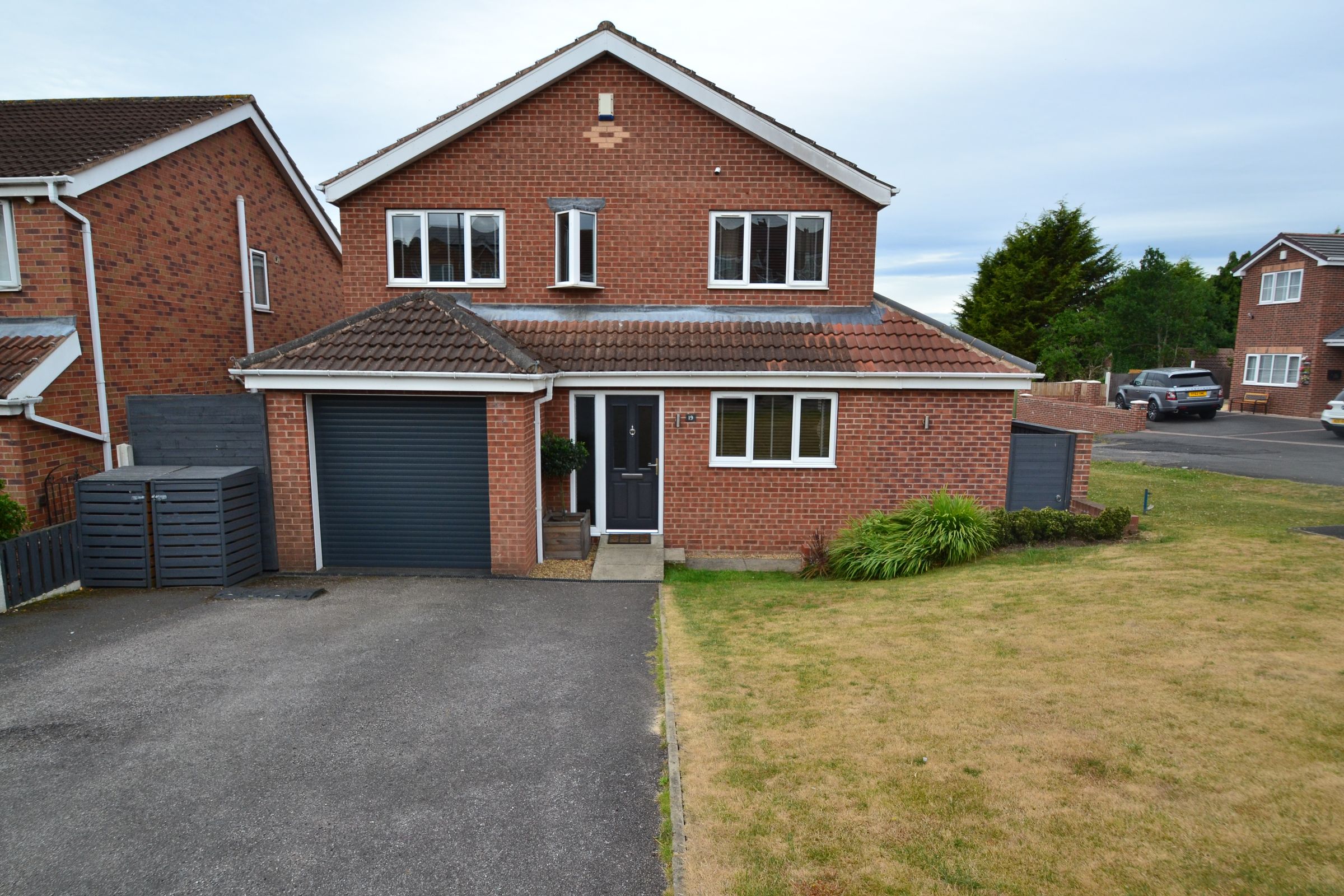 4 bed detached house for sale in Hemings Way, South Elmsall, Pontefract