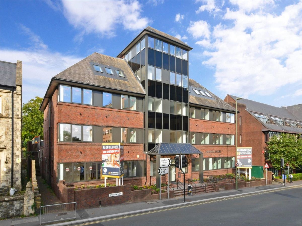 Studio to rent in Station Road, Redhill RH1 Zoopla