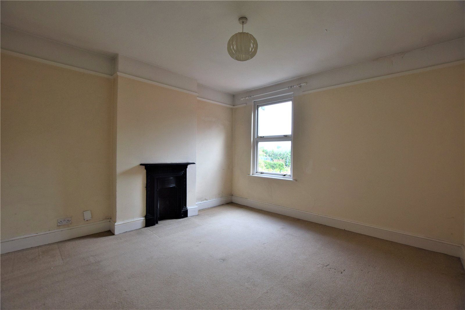 4 bed semidetached house for sale in Stroud Road, Gloucester