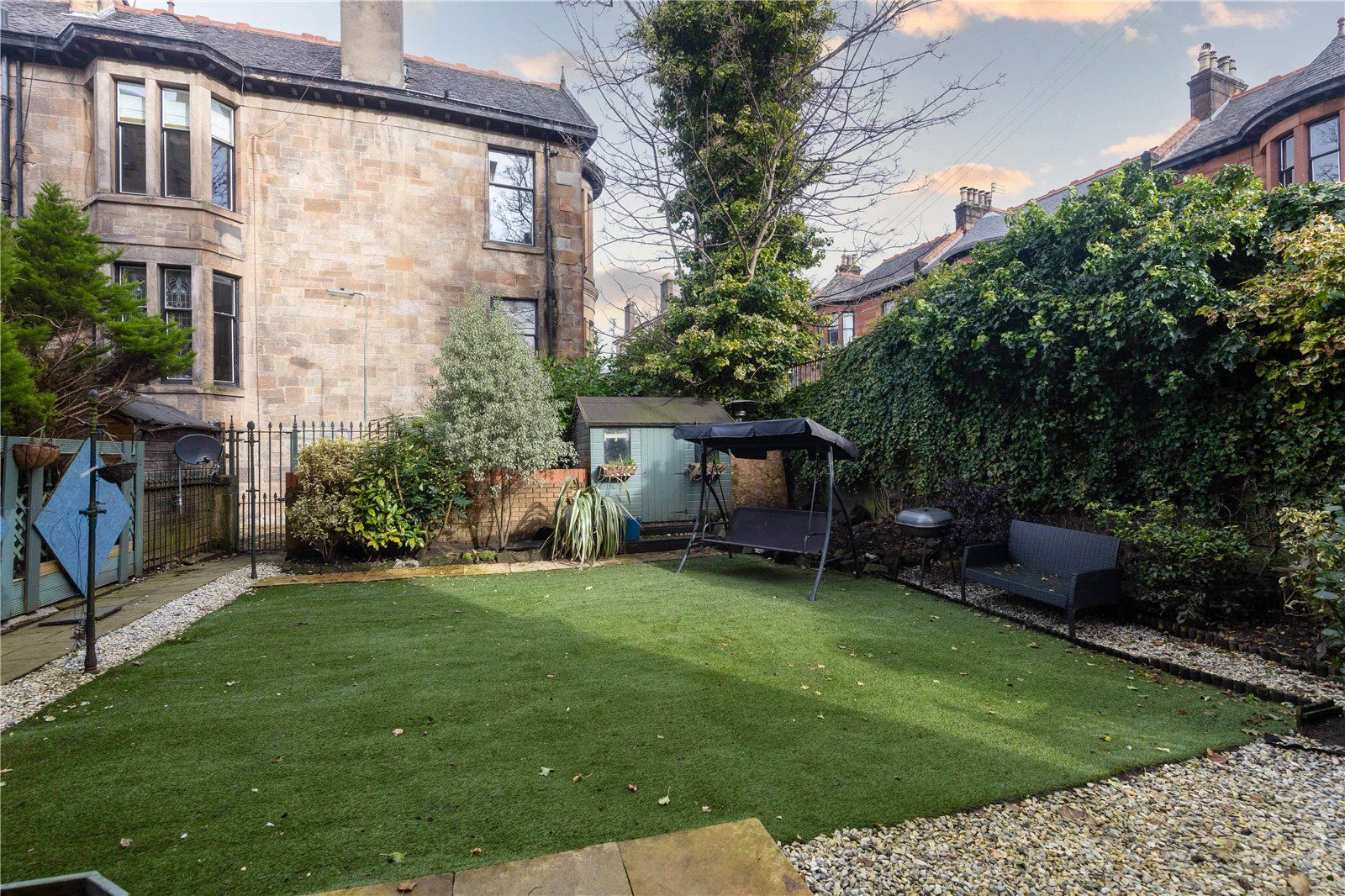 Lorraine Gardens Lane, Glasgow G12  