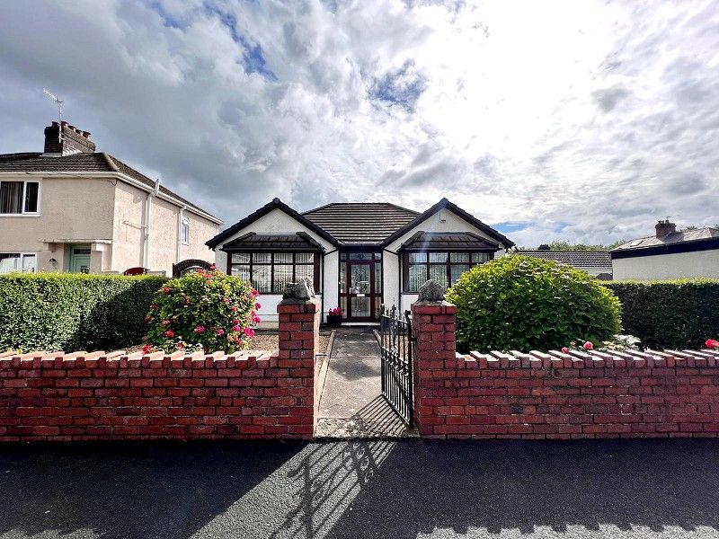 3 bed detached bungalow for sale in Underwood Road, Cadoxton, Neath, Neath Port Talbot. SA10