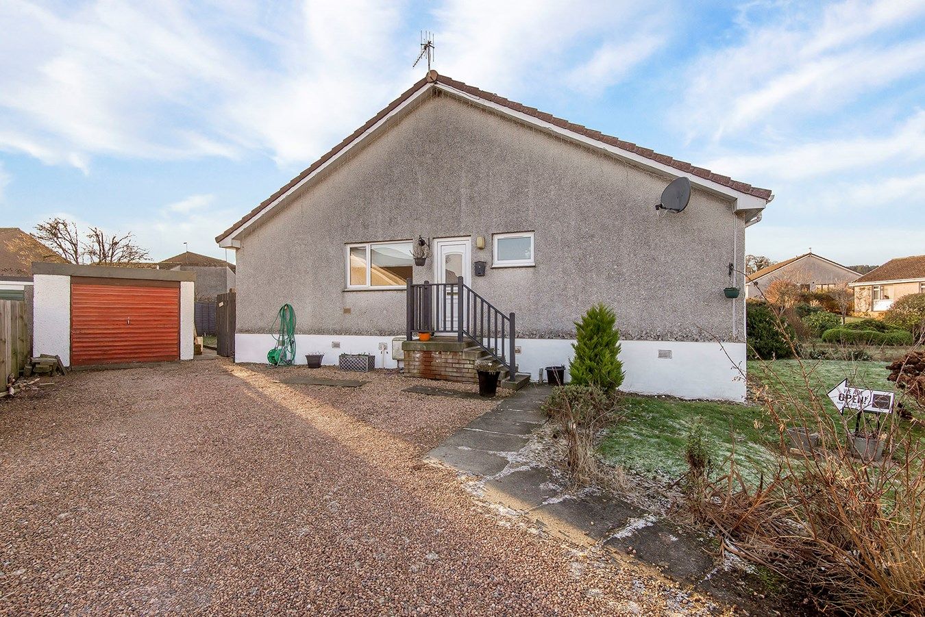 3 bed semidetached bungalow for sale in Provost Park, Auchtermuchty