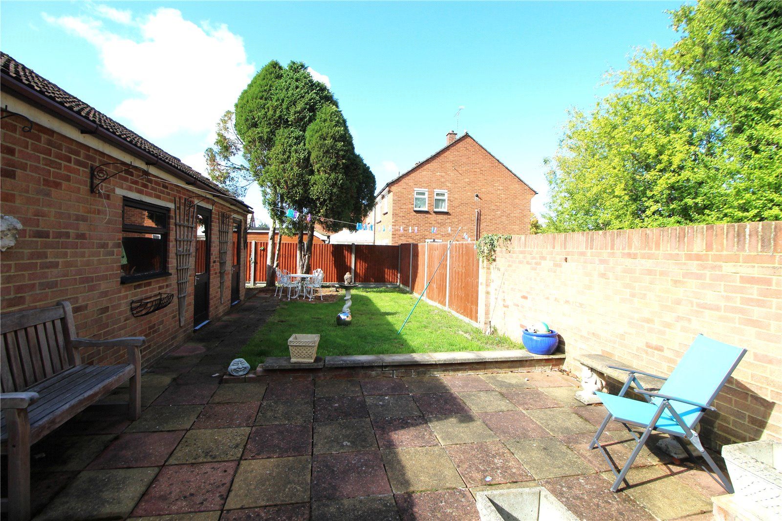 3 bed semidetached house for sale in Cranmore Road, Mytchett, Surrey