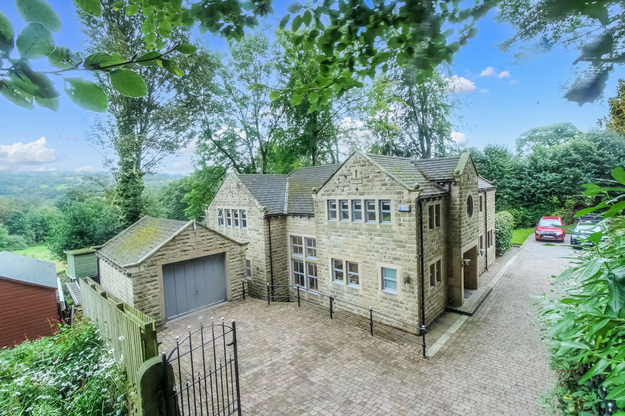 4 bed detached house for sale in Green Cliff, Honley, Holmfirth HD9