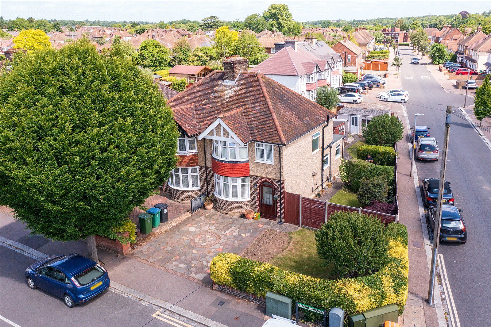 3 bed semidetached house for sale in Third Avenue, Watford