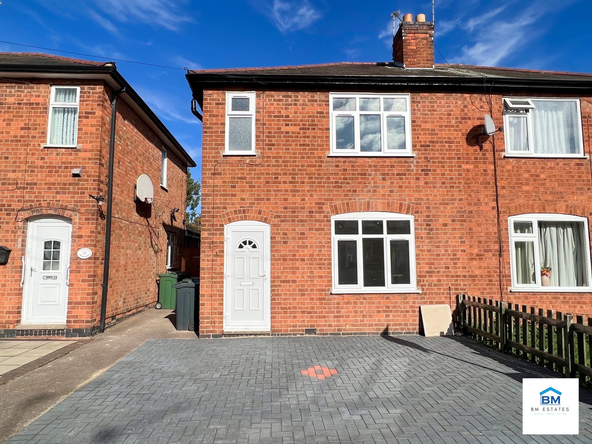 3 bed semidetached house for sale in Lawn Avenue, Birstall LE4 Zoopla