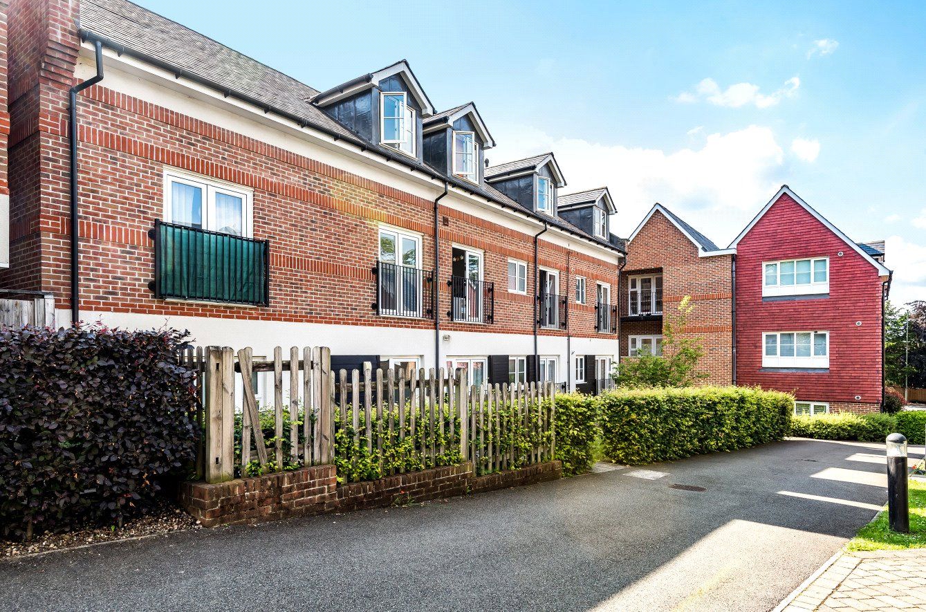 Boxgrove Gardens, Guildford, Surrey GU1  