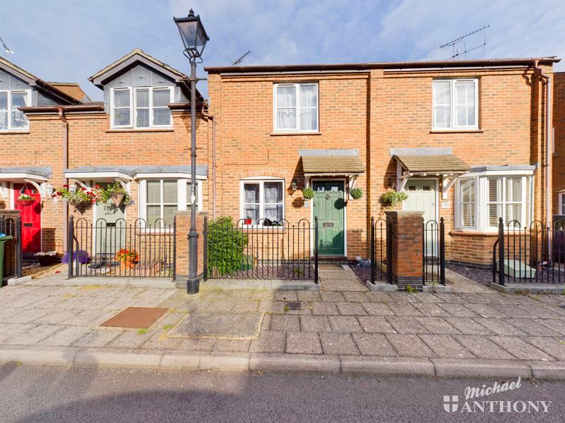 2 bed terraced house for sale in Turnham Way, Fairford Leys, Aylesbury