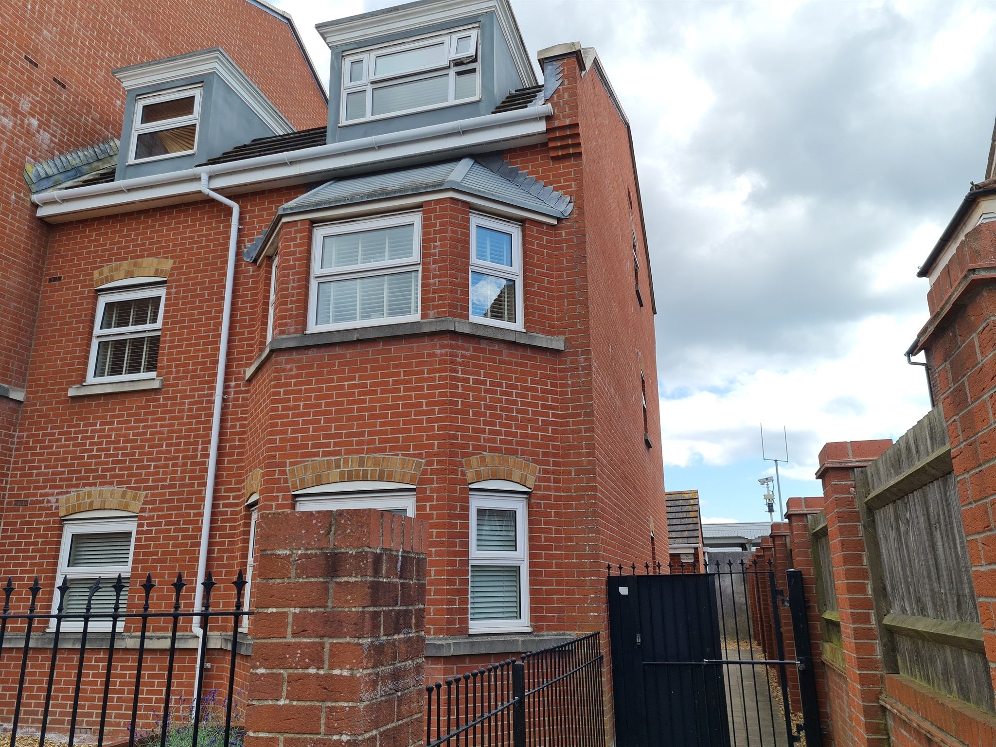 2 bed flat for sale in Longford Road, Bognor Regis PO21 Zoopla