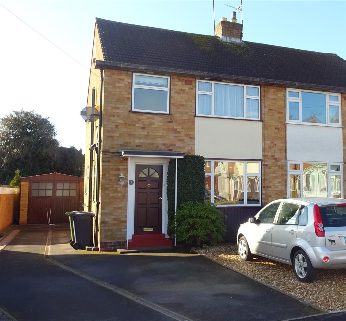 3 bed semidetached house to rent in Hawthorn Grove, Kidderminster DY11