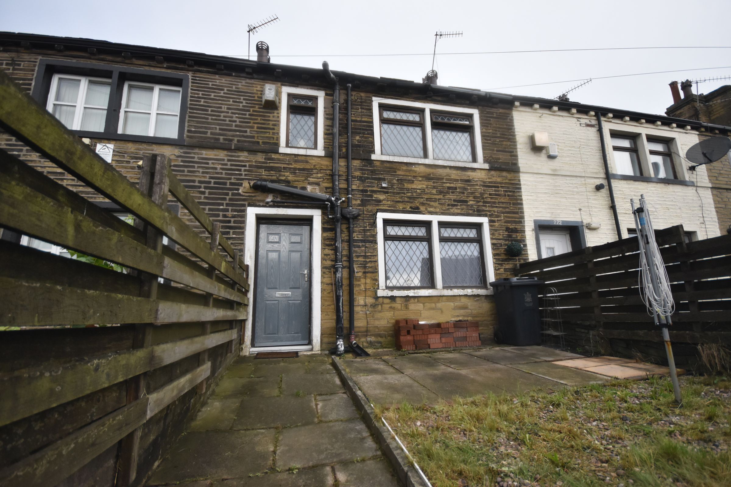 2 bed terraced house for sale in Cemetery Road, Bradford BD7 Zoopla