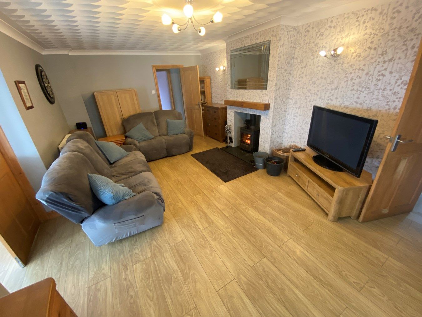 3 bed detached bungalow for sale in Llanllwni, Llanybydder SA40 Zoopla