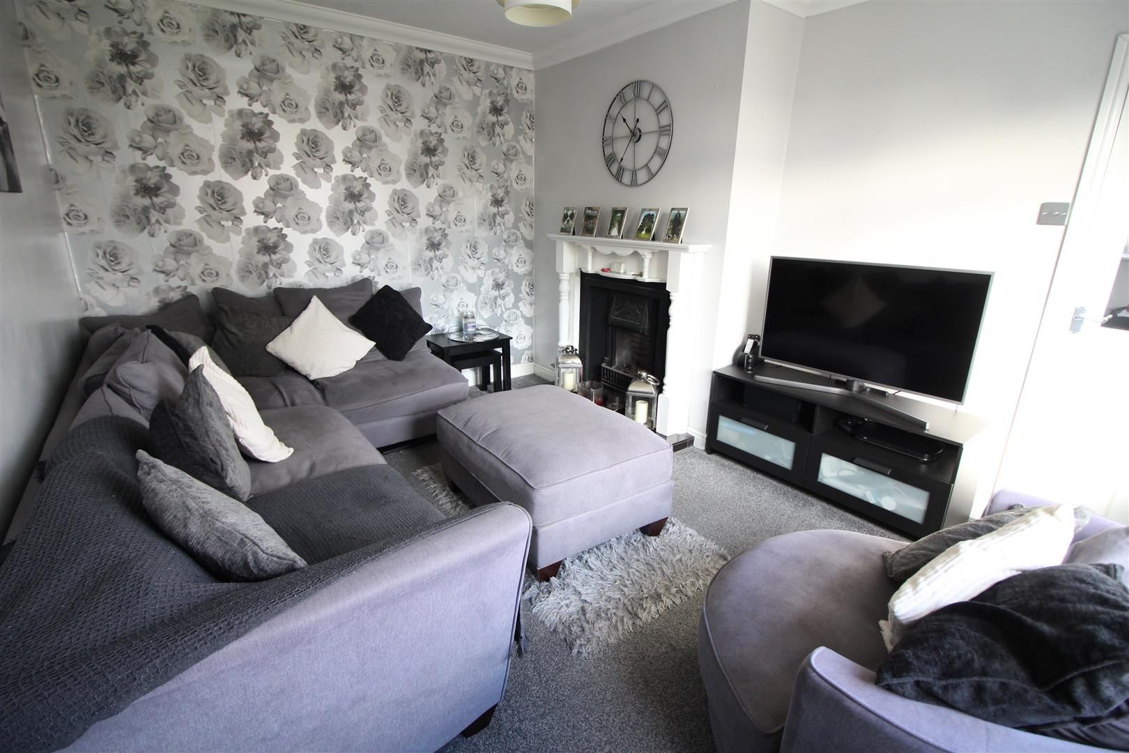 3 bed semidetached house for sale in Astley Lane, Swillington, Leeds