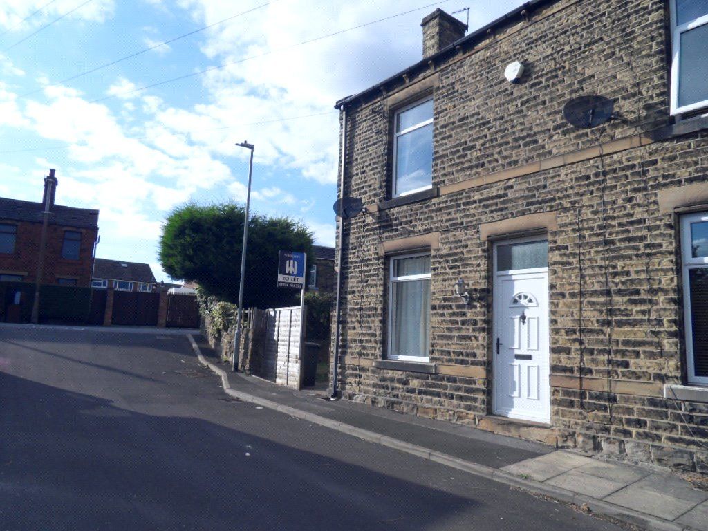 2 bed end terrace house to rent in Dewsbury Gate Road, Dewsbury WF13