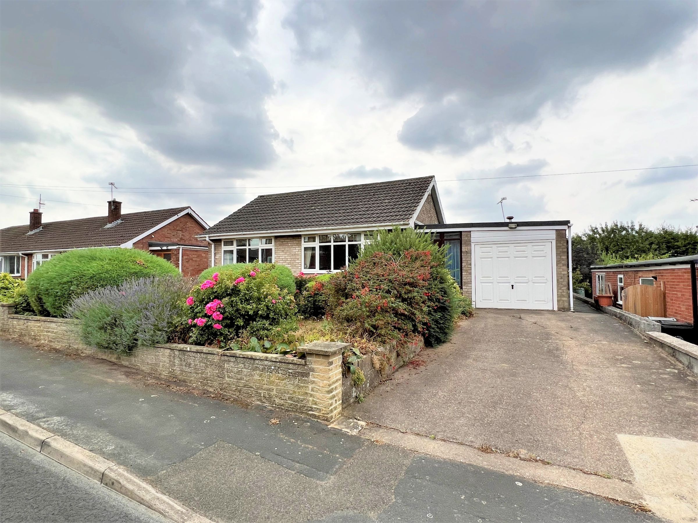 2 bed bungalow for sale in Saltersford Road, Grantham NG31 Zoopla