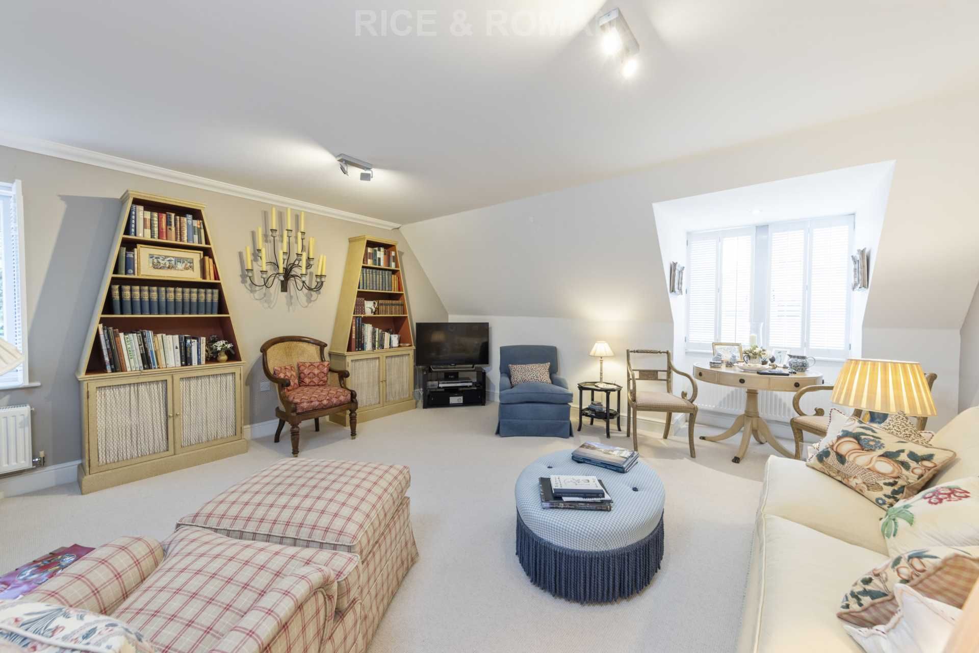 2 bed flat for sale in Cobham Grange, Cobham KT11 Zoopla