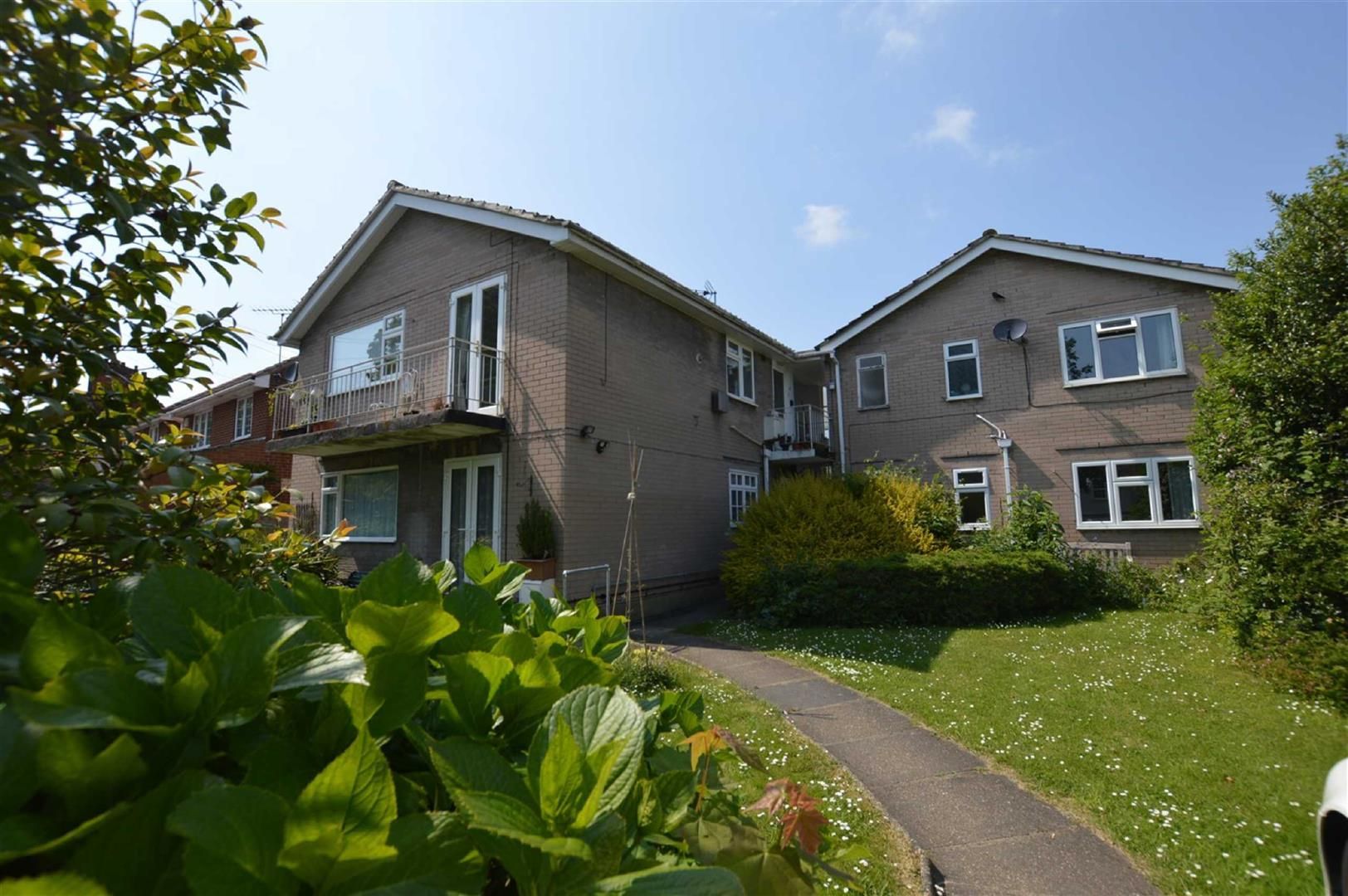 Annes Court, Hemnall Street, Epping CM16  