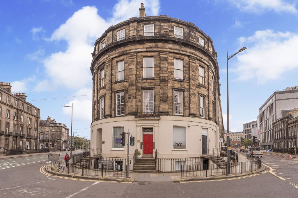 12/10 (3F3), Atholl Place, West End, Edinburgh EH3  