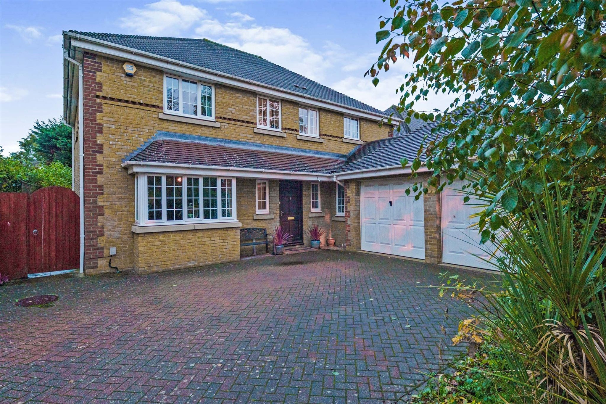 5 bed detached house for sale in Kensington Close, St.Albans AL1 Zoopla