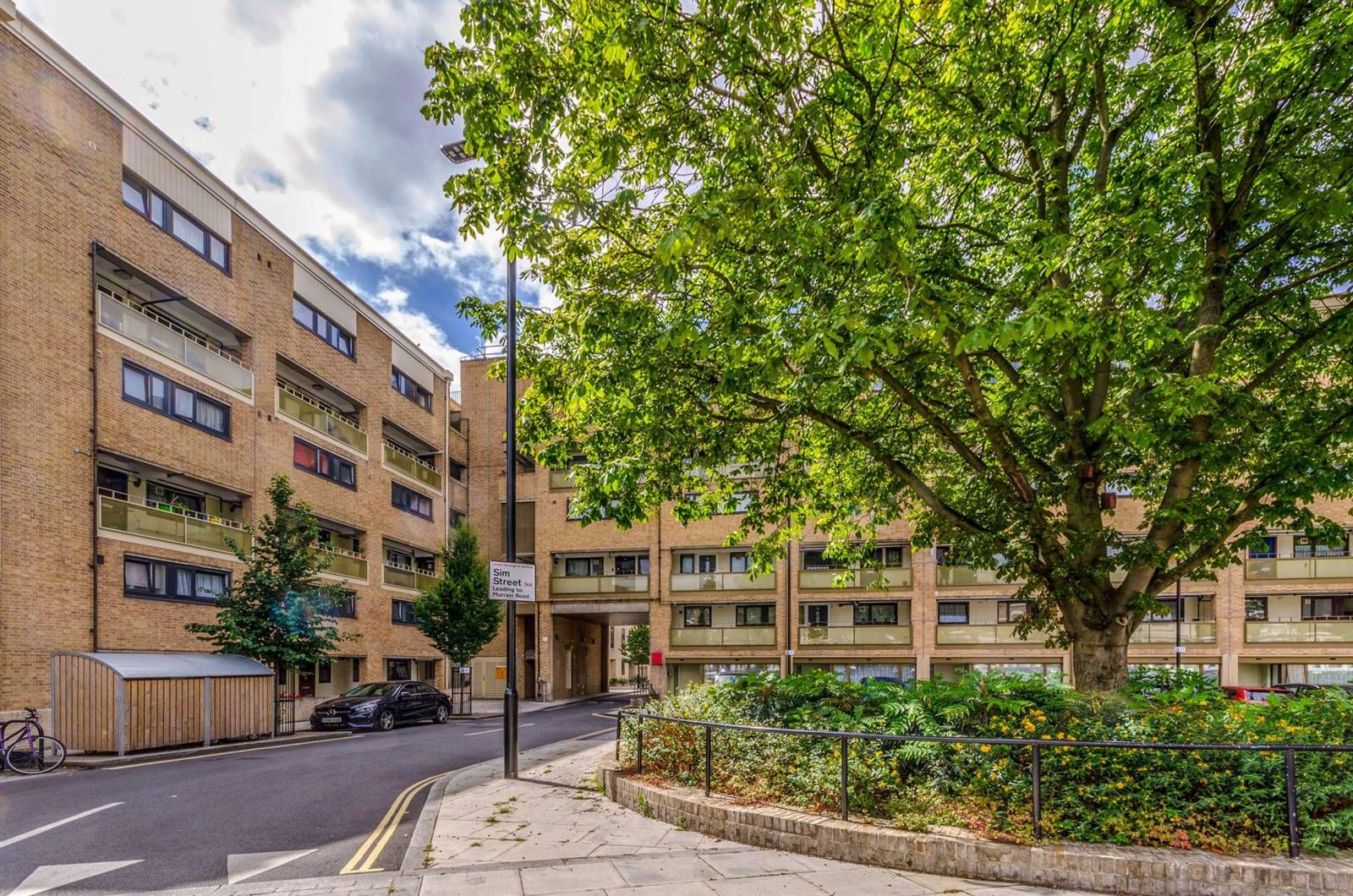 Brownswood Road, Finsbury Park, London N4  